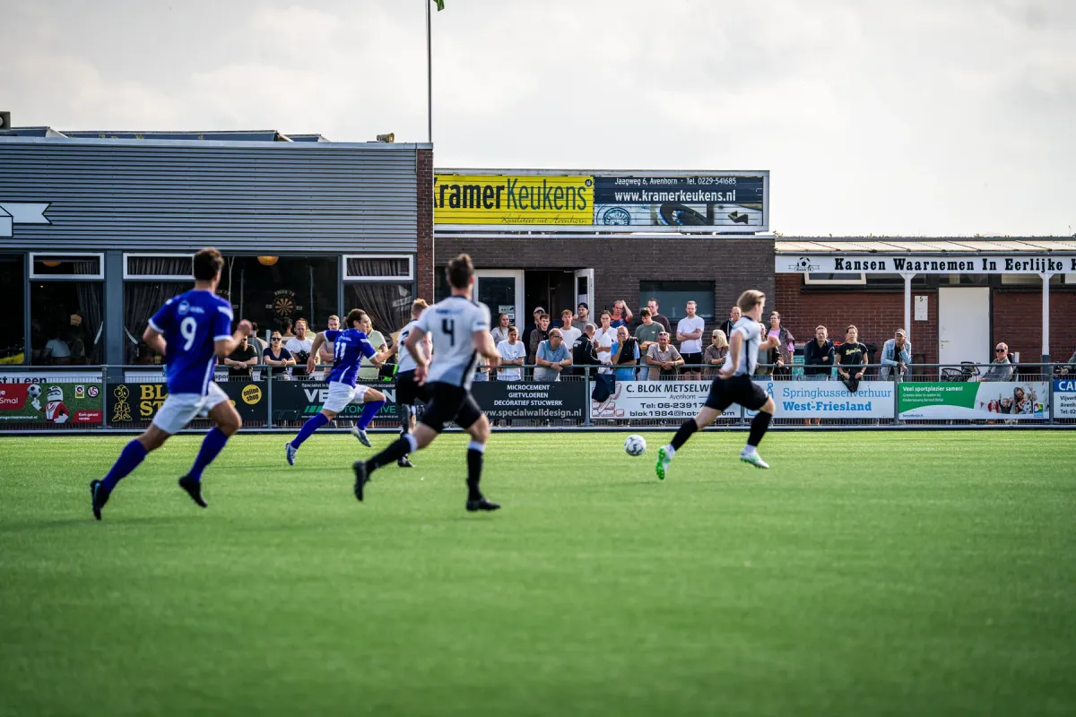 Thuiswedstrijd van Kwiek '78 op Sportpark Het Veer in Avenhorn, gefotografeerd door Brand-On